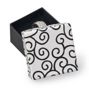 Šperky4U Dárková krabička na prsten bílá s ornamenty - KR0195-WH